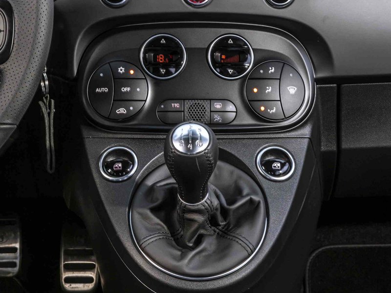 auto-schaltgetriebe.jpg Früh hochschalten spart Sprit. (Foto: Fiat)